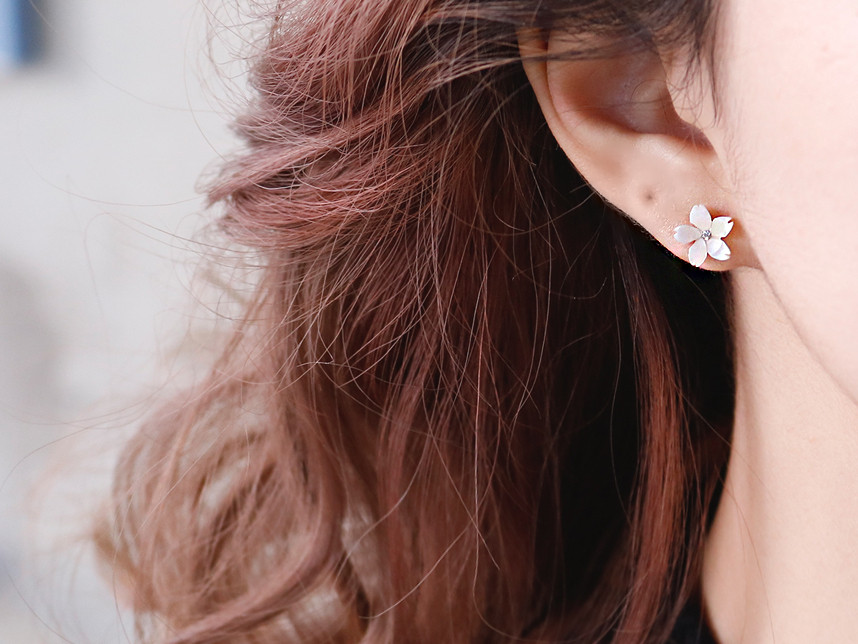 <b><p>Cheung Soon Daily 4p Surge Steel earri titanium</p></b><b><p>清純デイリー4p 書かれているカールスチール イヤリング チタン シンプルな 女性らしい</p></b><br /><br /><p align='center'>