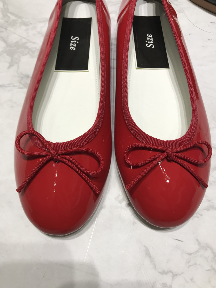 <b><p>Frizzy cushion bb Flat Shoes enamel Korean</p></b><b><p>ほやほや クッション リボン フラットシューズ エナメル 韓国語 プチなデザイン</p></b><br /><br /><p align='center'>