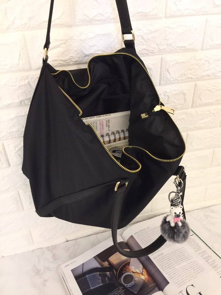 <b><p>Leo Simple Suit Casual Shoulder Bag Sensibily</p></b><b><p>レオシンプルスーツカジュアルショルダーバッグ感性モダンスタイルすっきり会ルックナチュラルなリング実用</p></b><br /><br /><p align='center'>