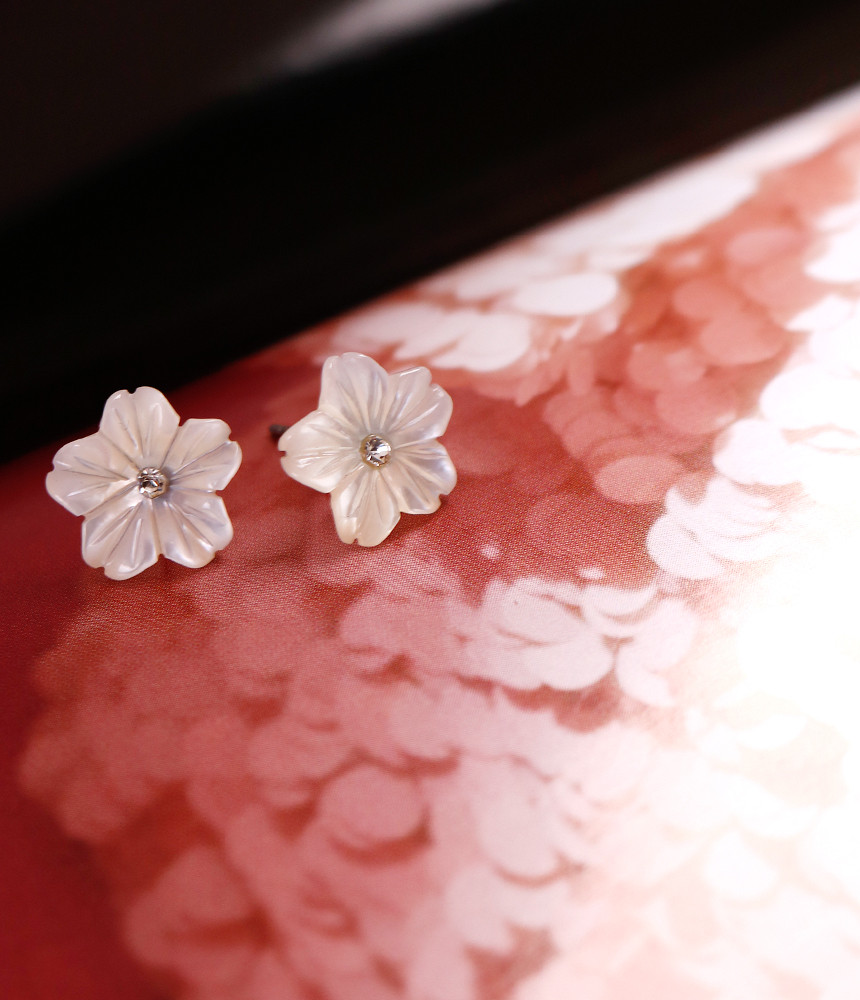 <b><p>Cheung Soon Daily 4p Surge Steel earri titanium</p></b><b><p>清純デイリー4p 書かれているカールスチール イヤリング チタン シンプルな 女性らしい</p></b><br /><br /><p align='center'>