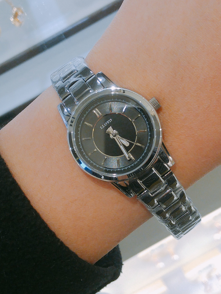 <b><p>Lloyd black dial met couple LL2G15201 1M1</p></b><b><p>ロイド ブラック ダイヤル メタル カップル 時計 LL2G15201 1M1 女性</p></b><br /><br /><p align='center'>