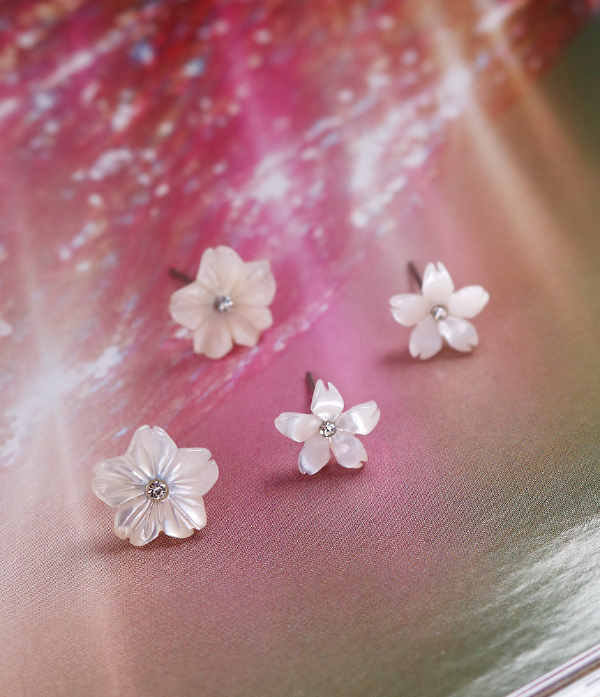 <b><p>Cheung Soon Daily 4p Surge Steel earri titanium</p></b><b><p>清純デイリー4p 書かれているカールスチール イヤリング チタン シンプルな 女性らしい</p></b><br /><br /><p align='center'>