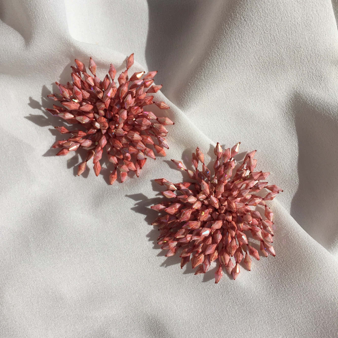<b><p>Biz flower Kim Hee Sun, Na Yog st earrings</p></b><b><p>ビーズ フラワー キム・ヒソン、 ナヨンstピアス グィチ可能 ボールド 即日発送</p></b><br /><br /><p align='center'>