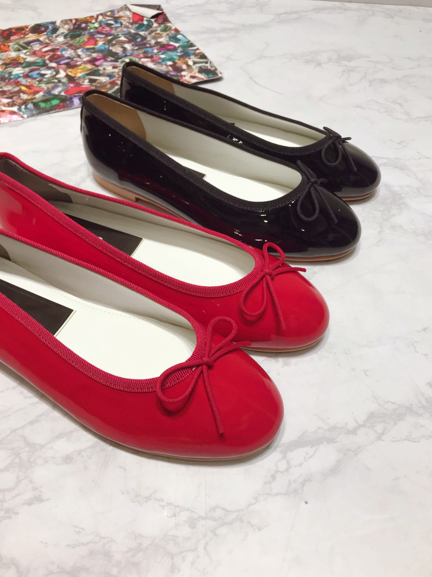 <b><p>Frizzy cushion bb Flat Shoes enamel Korean</p></b><b><p>ほやほや クッション リボン フラットシューズ エナメル 韓国語 プチなデザイン</p></b><br /><br /><p align='center'>
