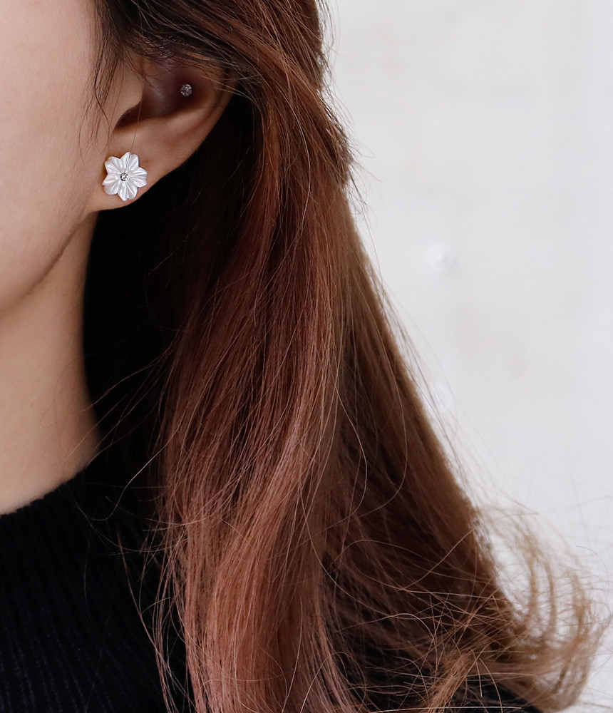 <b><p>Cheung Soon Daily 4p Surge Steel earri titanium</p></b><b><p>清純デイリー4p 書かれているカールスチール イヤリング チタン シンプルな 女性らしい</p></b><br /><br /><p align='center'>