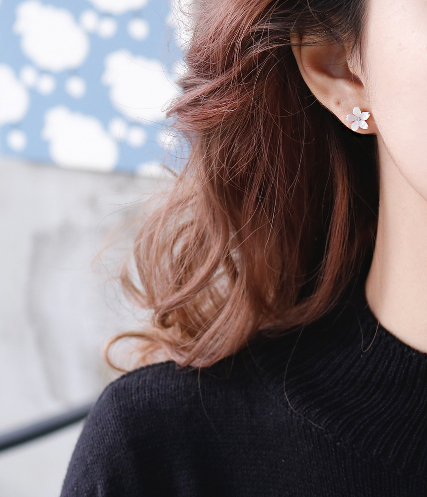 <b><p>Cheung Soon Daily 4p Surge Steel earri titanium</p></b><b><p>清純デイリー4p 書かれているカールスチール イヤリング チタン シンプルな 女性らしい</p></b><br /><br /><p align='center'>