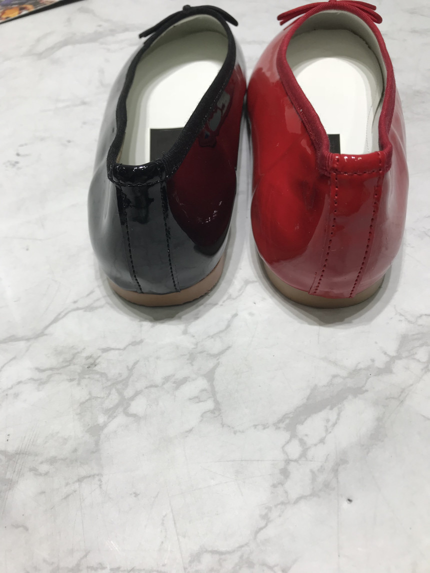 <b><p>Frizzy cushion bb Flat Shoes enamel Korean</p></b><b><p>ほやほや クッション リボン フラットシューズ エナメル 韓国語 プチなデザイン</p></b><br /><br /><p align='center'>