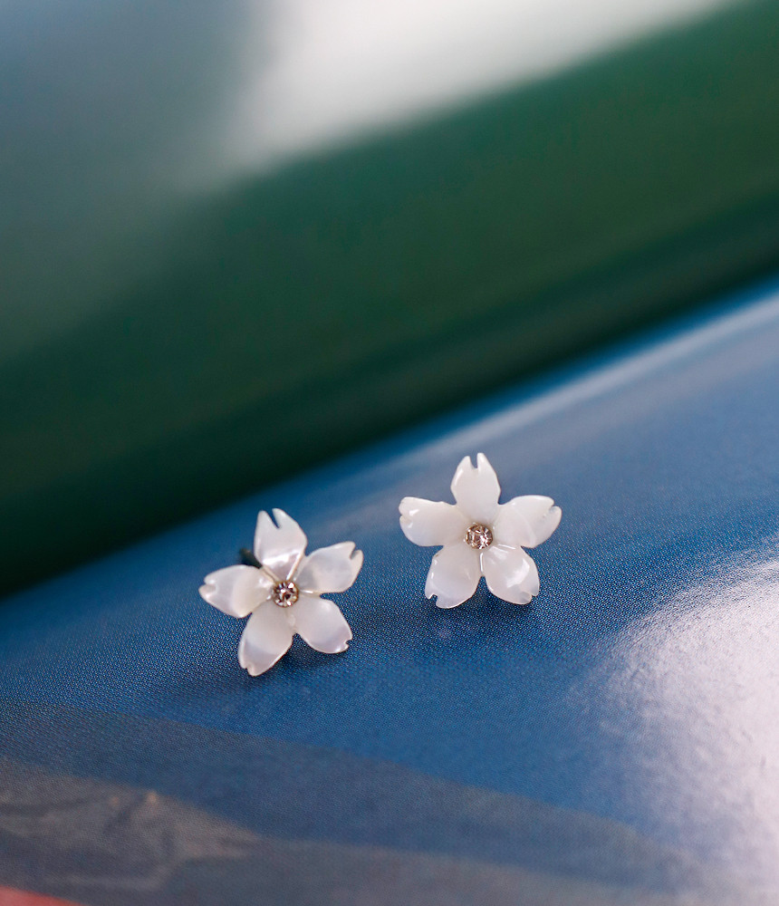 <b><p>Cheung Soon Daily 4p Surge Steel earri titanium</p></b><b><p>清純デイリー4p 書かれているカールスチール イヤリング チタン シンプルな 女性らしい</p></b><br /><br /><p align='center'>