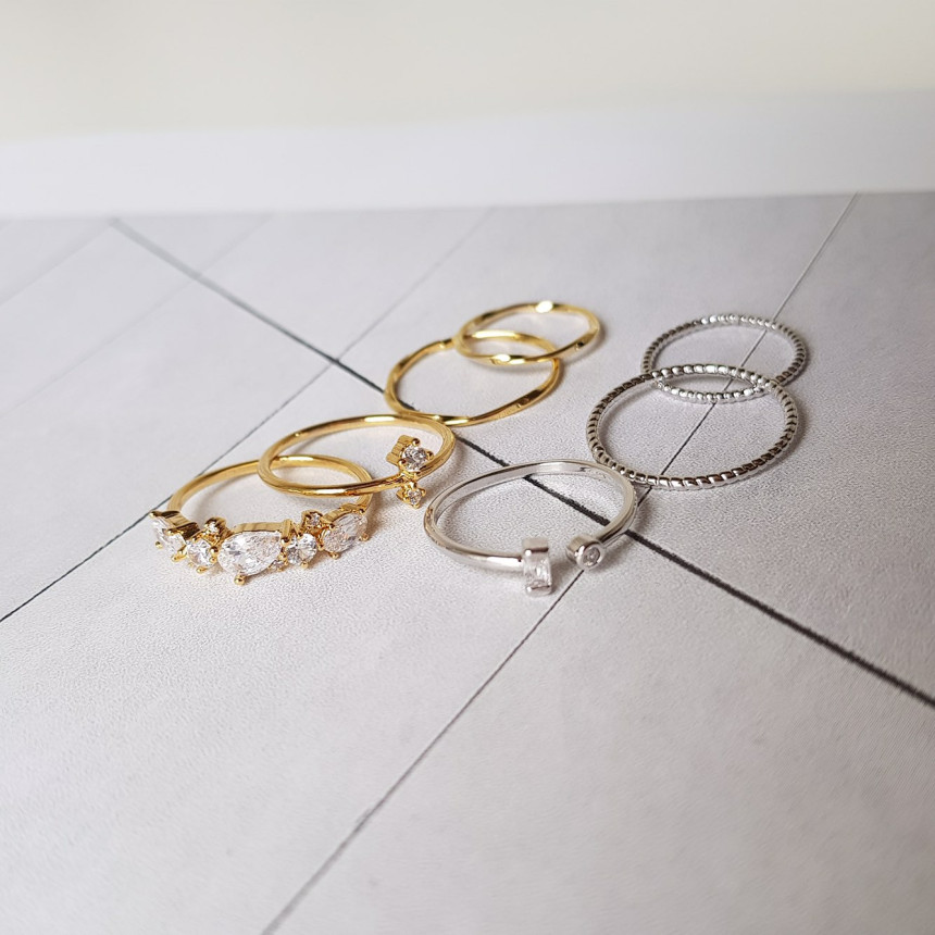 <b><p>Calling cubic gold Silver 7 set Stysh look</p></b><b><p>コーリングキュービック ゴールドシルバー 7 セット スタイリッシュル ユニーク</p></b><br /><br /><p align='center'>