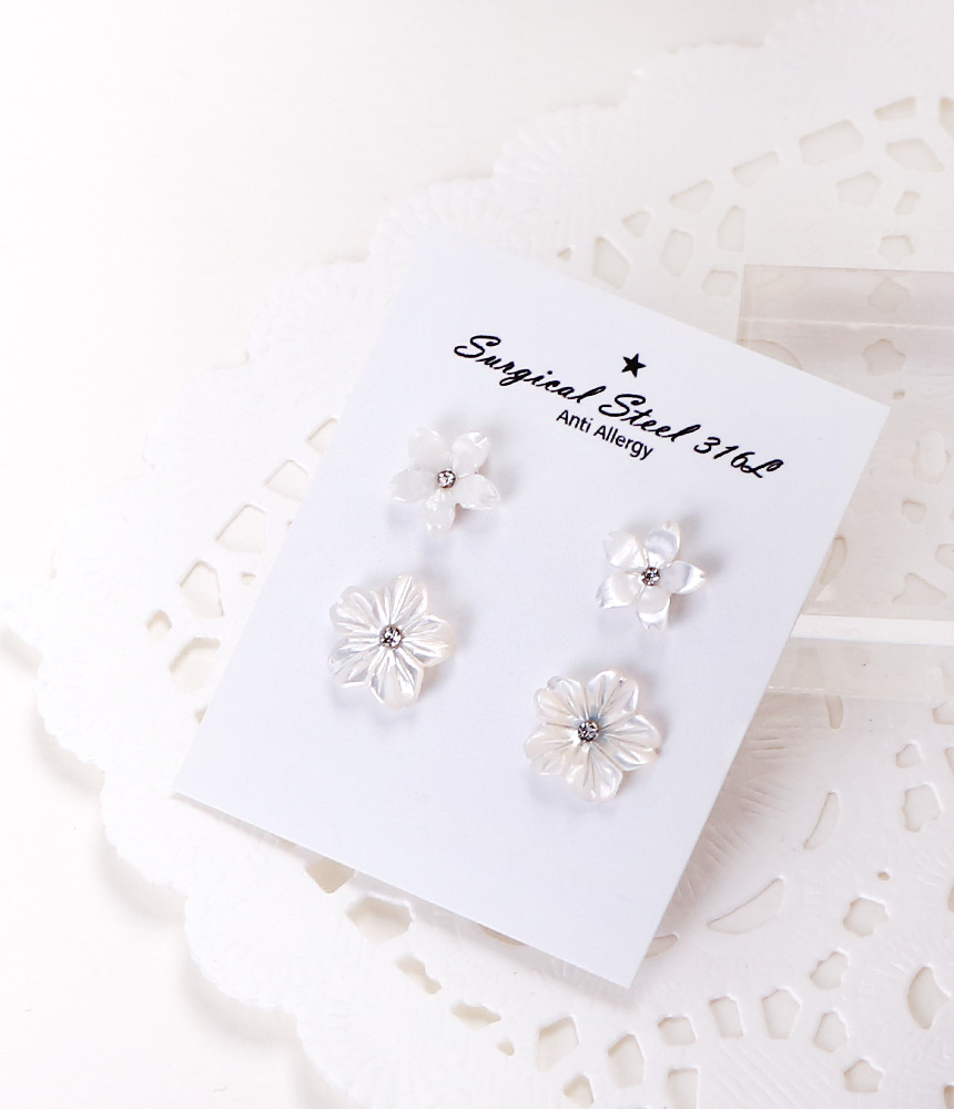 <b><p>Cheung Soon Daily 4p Surge Steel earri titanium</p></b><b><p>清純デイリー4p 書かれているカールスチール イヤリング チタン シンプルな 女性らしい</p></b><br /><br /><p align='center'>