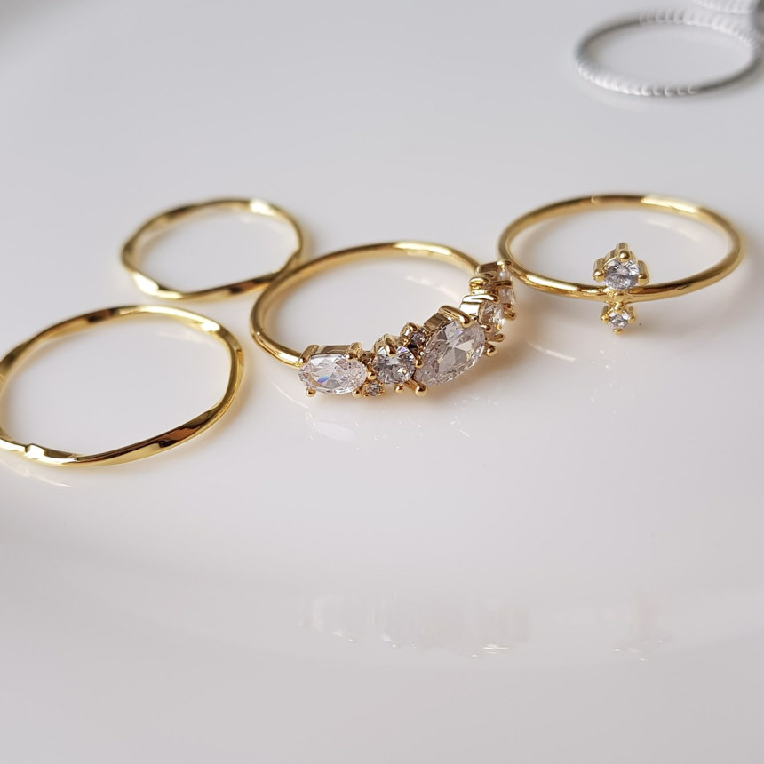 <b><p>Calling cubic gold Silver 7 set Stysh look</p></b><b><p>コーリングキュービック ゴールドシルバー 7 セット スタイリッシュル ユニーク</p></b><br /><br /><p align='center'>