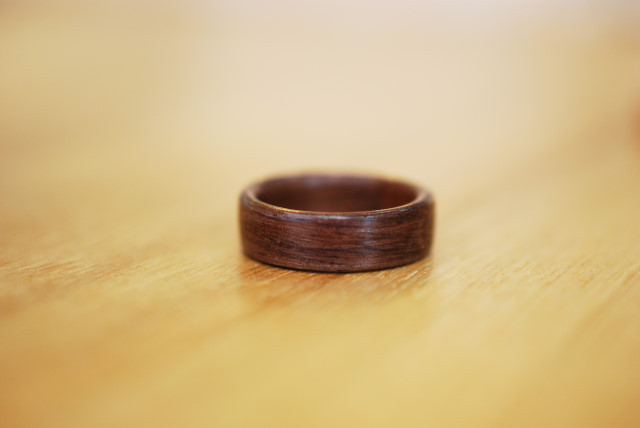<b><p>flat Wood ring pair romtic Outstd Coupl Unique</p></b><b><p>フラット 木のリング ペア ロマンチック 説得力のカップ ユニークなアイテム 特別な</p></b><br /><br /><p align='center'>