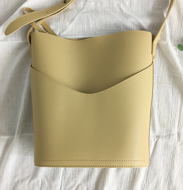 <b><p>Each modern pocket shoul bu bag 2col ic lege</p></b><b><p>所長各モダンポケットショルダーバケットバッグ2colシック女子大生デイリールック30代の女性オールブ</p></b><br /><br /><p align='center'>