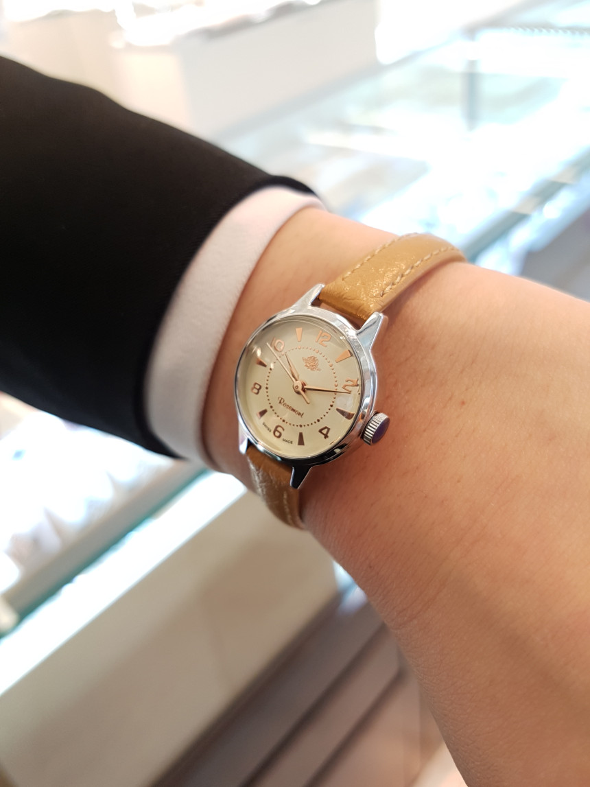 <b><p>Gallery Auck Rose Mong Women's Leath Wch</p></b><b><p>ギャラリーオクロック ローズモン女性レザー腕時計 RS＃1-06 スタイリッシュル</p></b><br /><br /><p align='center'>