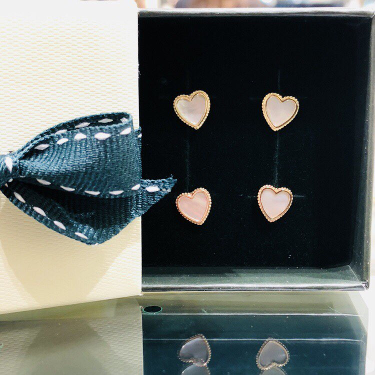 <b><p>Lloyd heart Motr-Daughter ring Twenties wom</p></b><b><p>ロイド ハート 螺鈿 イヤリング 20代の女性 ラブリーな 10k オミョハム 虹色</p></b><br /><br /><p align='center'>