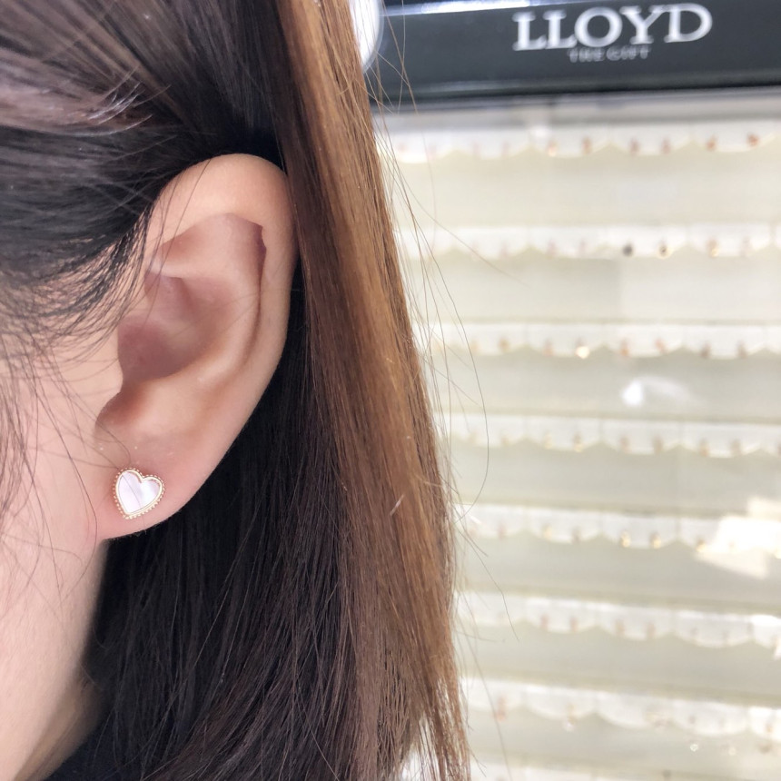 <b><p>Lloyd heart Motr-Daughter ring Twenties wom</p></b><b><p>ロイド ハート 螺鈿 イヤリング 20代の女性 ラブリーな 10k オミョハム 虹色</p></b><br /><br /><p align='center'>