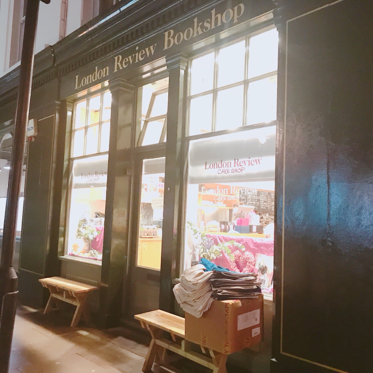 <b><p>London Review of Books Eco Bag Navy Genuine</p></b><b><p>ロンドンレビューオブブックスエコバックネイビー本物 런던에코백 리뷰오브북스 백네이비</p></b><br /><br /><p align='center'>