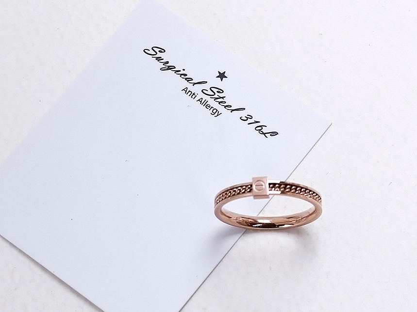 <b><p>It Surge Steel ring titanium couple Fendship</p></b><b><p>イッツ 書かれているカールスチール リング チタン カップル 友情シン モダンな</p></b><br /><br /><p align='center'>