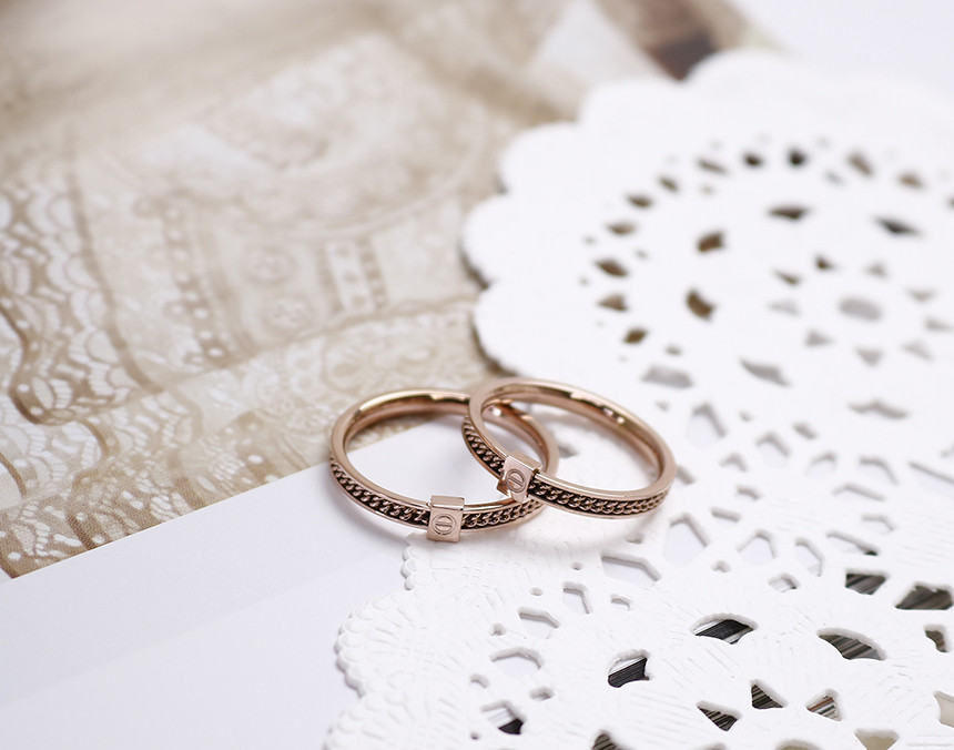 <b><p>It Surge Steel ring titanium couple Fendship</p></b><b><p>イッツ 書かれているカールスチール リング チタン カップル 友情シン モダンな</p></b><br /><br /><p align='center'>