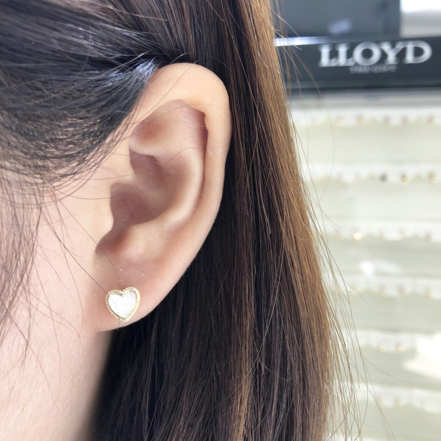 <b><p>Lloyd heart Motr-Daughter ring Twenties wom</p></b><b><p>ロイド ハート 螺鈿 イヤリング 20代の女性 ラブリーな 10k オミョハム 虹色</p></b><br /><br /><p align='center'>