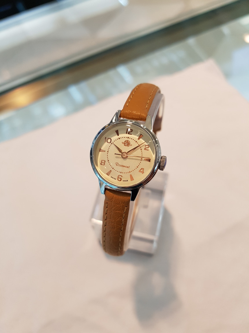 <b><p>Gallery Auck Rose Mong Women's Leath Wch</p></b><b><p>ギャラリーオクロック ローズモン女性レザー腕時計 RS＃1-06 スタイリッシュル</p></b><br /><br /><p align='center'>