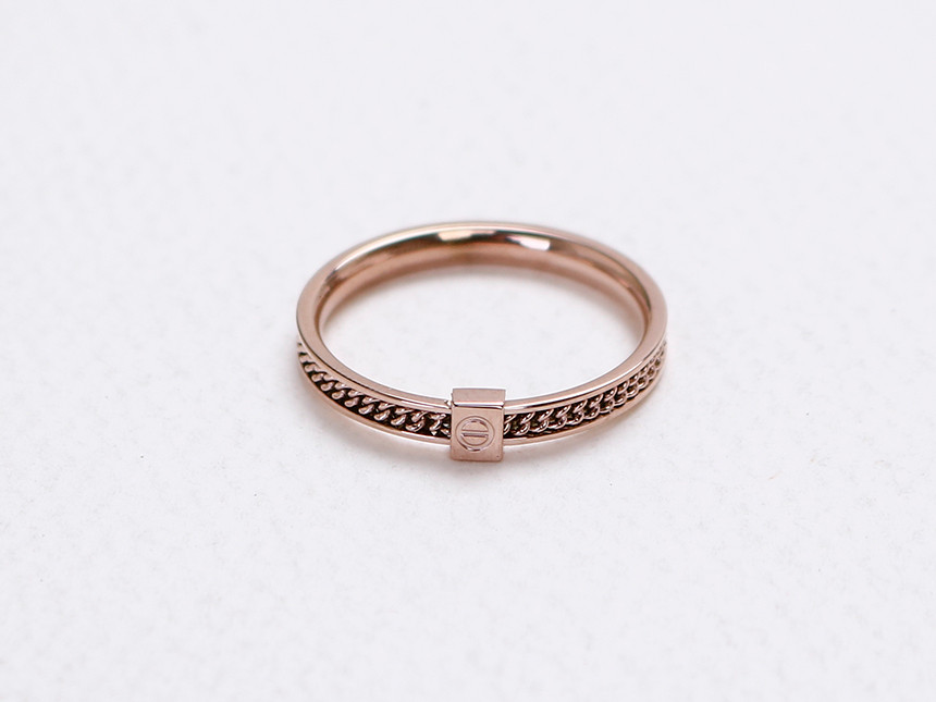 <b><p>It Surge Steel ring titanium couple Fendship</p></b><b><p>イッツ 書かれているカールスチール リング チタン カップル 友情シン モダンな</p></b><br /><br /><p align='center'>