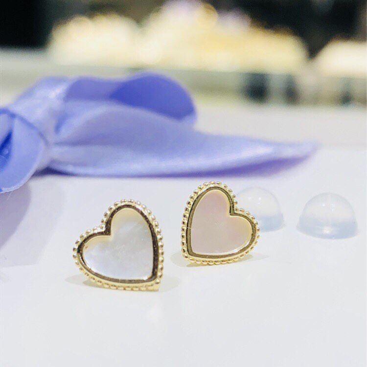 <b><p>Lloyd heart Motr-Daughter ring Twenties wom</p></b><b><p>ロイド ハート 螺鈿 イヤリング 20代の女性 ラブリーな 10k オミョハム 虹色</p></b><br /><br /><p align='center'>
