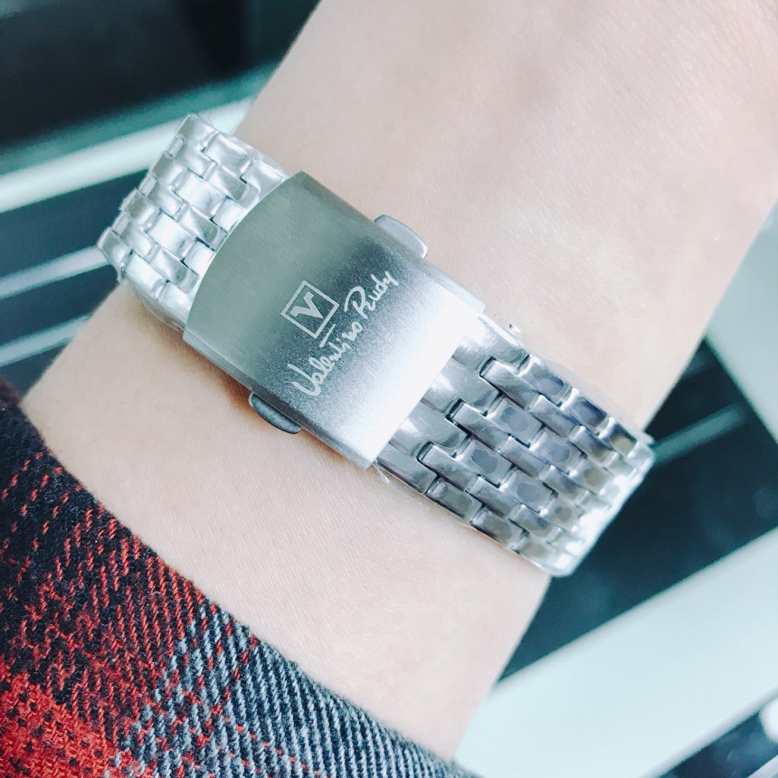 <b><p>Valentino Rudy clock VR305 BKWT Dan te ok</p></b><b><p>バレンチノルディ 時計 VR305 BKWT ダンーな デートルック 豪華な シンプルな</p></b><br /><br /><p align='center'>