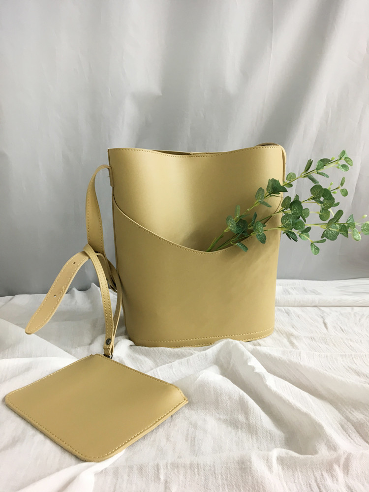 <b><p>Each modern pocket shoul bu bag 2col ic lege</p></b><b><p>所長各モダンポケットショルダーバケットバッグ2colシック女子大生デイリールック30代の女性オールブ</p></b><br /><br /><p align='center'>