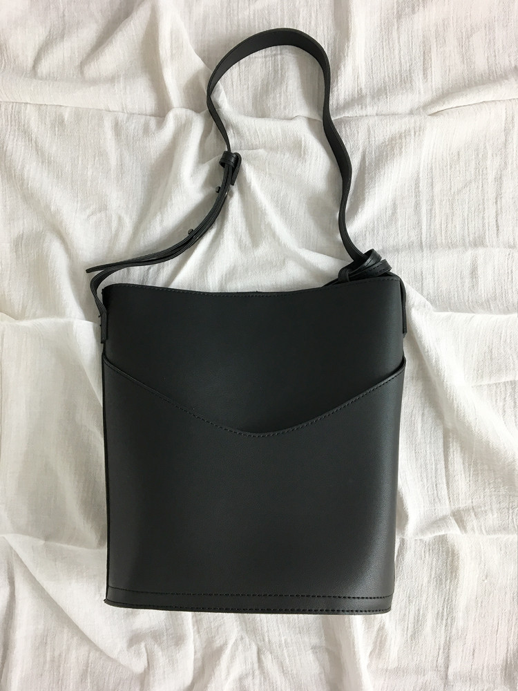 <b><p>Each modern pocket shoul bu bag 2col ic lege</p></b><b><p>所長各モダンポケットショルダーバケットバッグ2colシック女子大生デイリールック30代の女性オールブ</p></b><br /><br /><p align='center'>