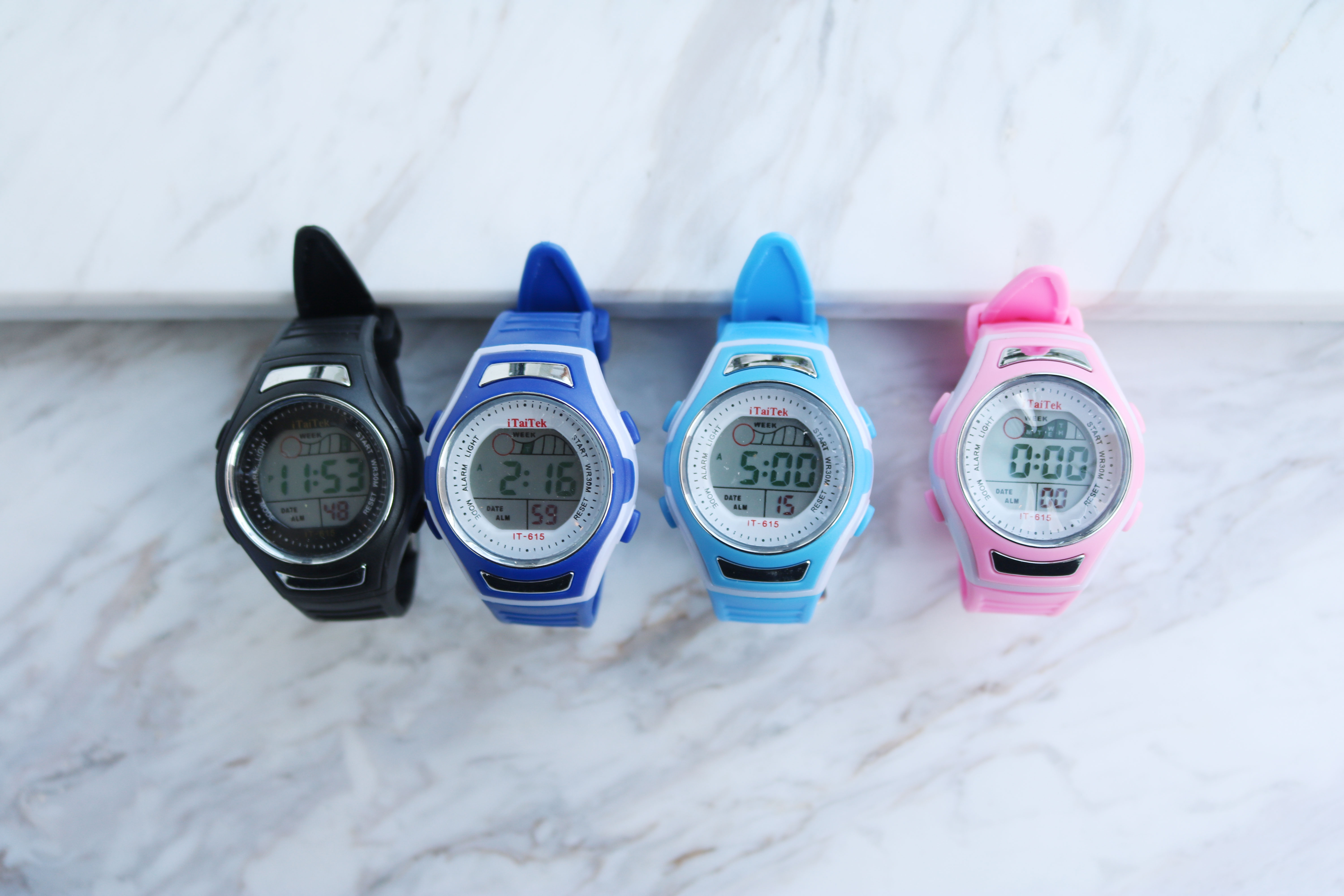 <b><p>child Elementary stud sports ctronic wri</p></b><b><p>児童 小学生 スポーツ 電子 手首 時計 安価 ビビッドカラー バカンス 夏 中古</p></b><br /><br /><p align='center'>