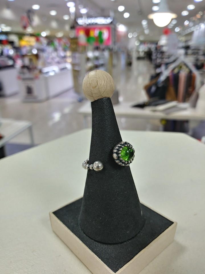 <b><p>Harajuku Januy to December Birthsne Silv</p></b><b><p>原宿 1〜12月の 誕生石 銀の指輪 シルバー リング HJ6RISV</p></b><br /><br /><p align='center'>