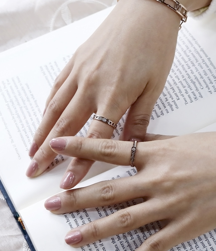 <b><p>It Surge Steel ring titanium couple Fendship</p></b><b><p>イッツ 書かれているカールスチール リング チタン カップル 友情シン モダンな</p></b><br /><br /><p align='center'>