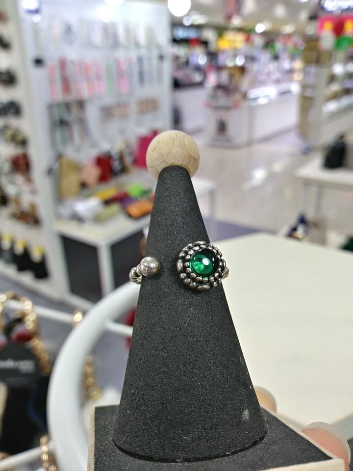 <b><p>Harajuku Januy to December Birthsne Silv</p></b><b><p>原宿 1〜12月の 誕生石 銀の指輪 シルバー リング HJ6RISV</p></b><br /><br /><p align='center'>