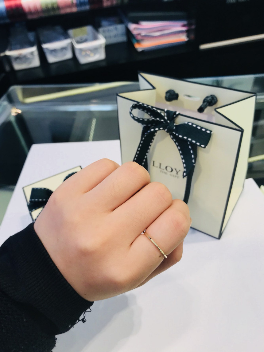 <b><p>Lloyd cutting Thread LRS15205G Women their</p></b><b><p>ロイド カッティング 糸リ LRS15205G 40代の女性 記念日 ガールフレンド</p></b><br /><br /><p align='center'>