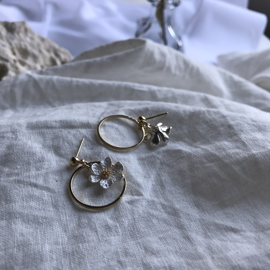 <b><p>REMONY flower Drop Earrings Lovely item Refrh</p></b><b><p>レモニー フラワー ドロップイヤリング ラブリーアイテム さわやかなコーディネート</p></b><br /><br /><p align='center'>