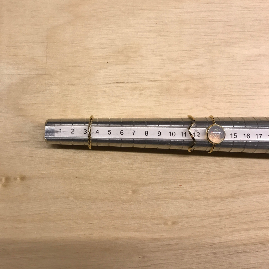 <b><p>Vail stone ring 6 sets Stylish Femi otial</p></b><b><p>ガイル 原石 リング 6セット 魅力のあるスタ フェミニンな感性ムード ヨリヨリじ</p></b><br /><br /><p align='center'>