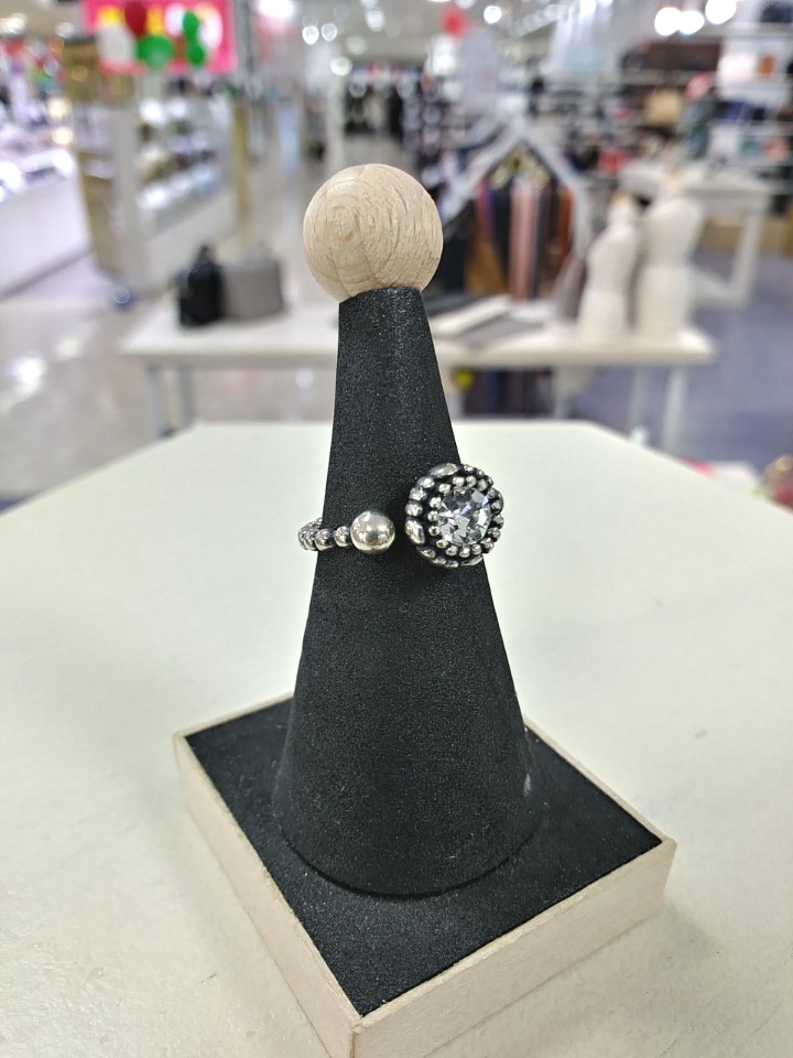 <b><p>Harajuku Januy to December Birthsne Silv</p></b><b><p>原宿 1〜12月の 誕生石 銀の指輪 シルバー リング HJ6RISV</p></b><br /><br /><p align='center'>