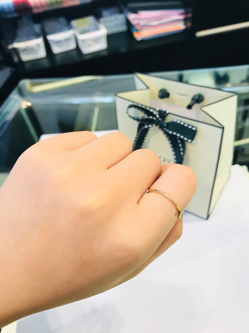 <b><p>Lloyd cutting Thread LRS15205G Women their</p></b><b><p>ロイド カッティング 糸リ LRS15205G 40代の女性 記念日 ガールフレンド</p></b><br /><br /><p align='center'>