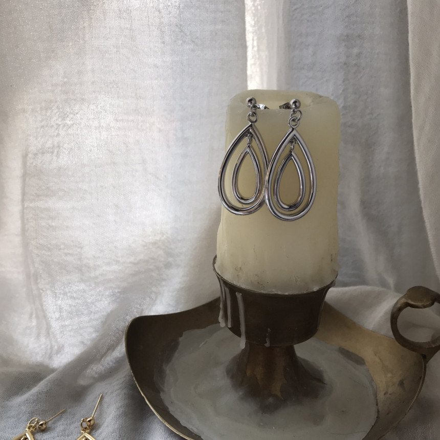 <b><p>Mu gold Silver Drop Earrings Female work</p></b><b><p>ミュー ゴールドシルバー ドロップイヤリング 女性会社員コーディネート モダンシック</p></b><br /><br /><p align='center'>