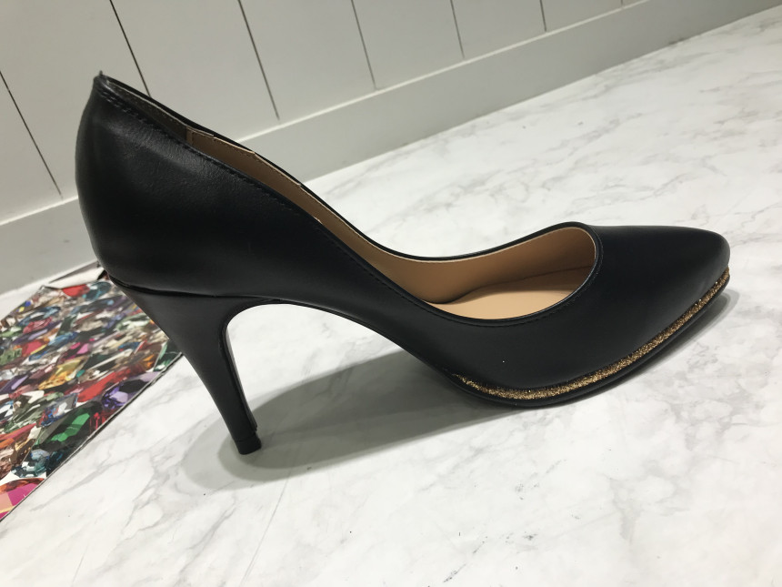 <b><p>Puff Front Stiletto Hl Korean Today's</p></b><b><p>グムポル アプコ スティレットヒール 韓国語 今日のファッション フェミニンな感性ムード</p></b><br /><br /><p align='center'>