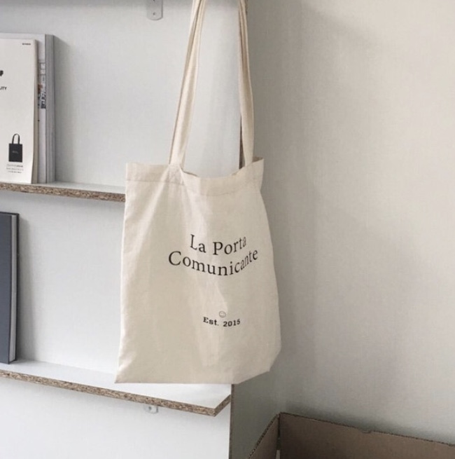 <b><p>La porta la Lettering Eco Bag 4l Robe Gray</p></b><b><p>とポルタla portaレタリングエコバック4colローブグレー 라포르타 에코백</p></b><br /><br /><p align='center'>