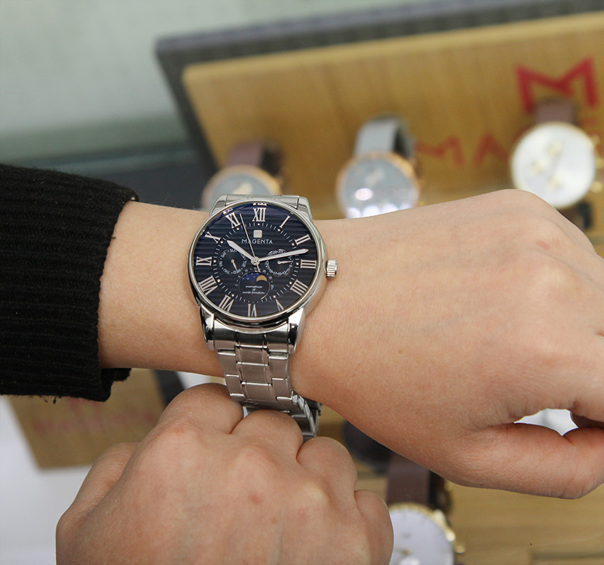 <b><p>magenta le Moon Phase Mel watch MA112.02.BK.MT</p></b><b><p>マゼンタ 男性 ムーンフェイズ メタル時計 MA112.02.BK.MT クラシックコーディネート</p></b><br /><br /><p align='center'>