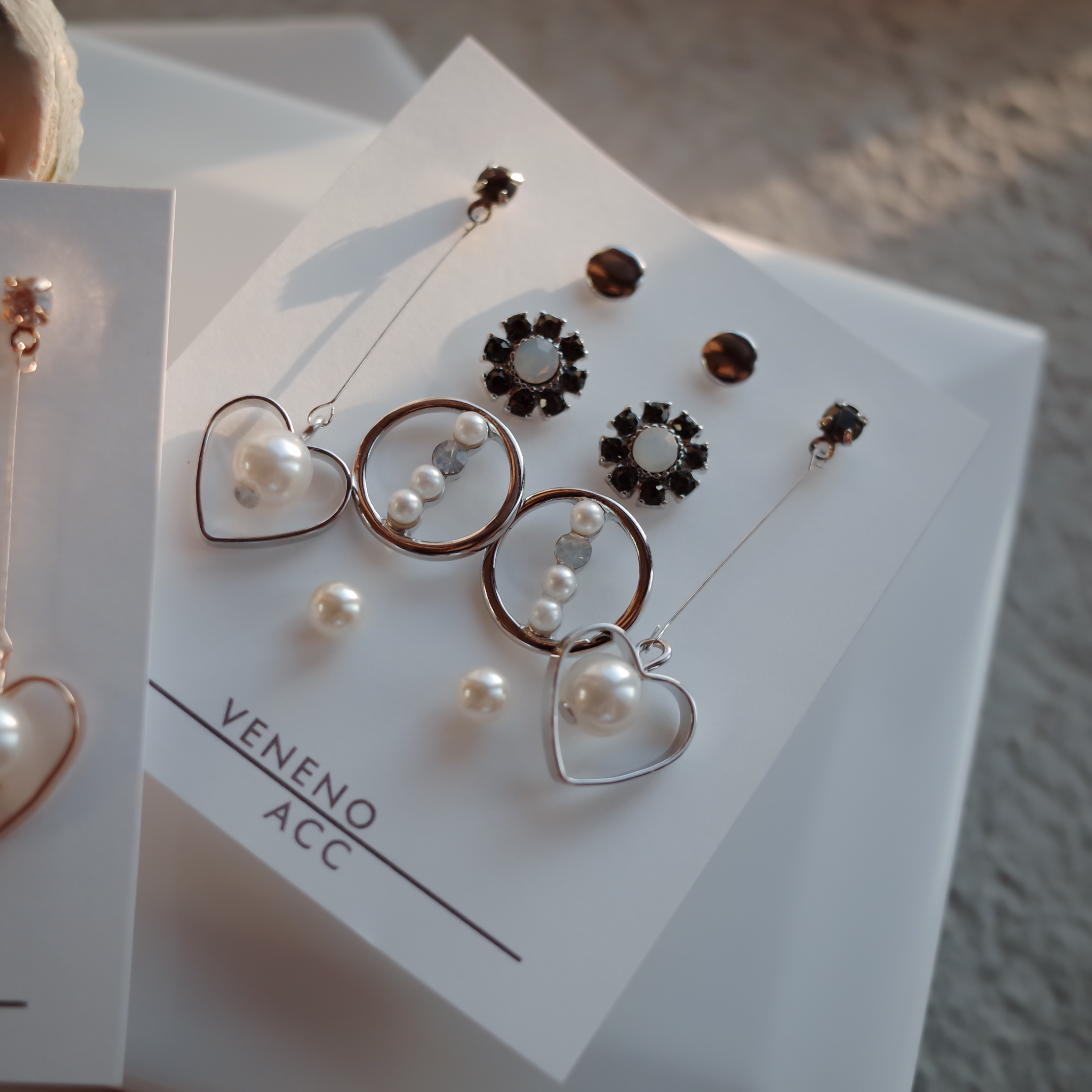 <b><p>White Day Lovely SET Earrings Stylish Unique</p></b><b><p>ホワイトデー ラブリーSETイヤリング スタイリッシュな ユニークなデザイン ベーシッ</p></b><br /><br /><p align='center'>