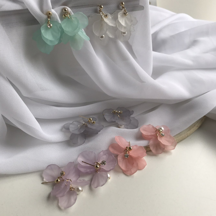 <b><p>Judy no.1 Petaloma Hica arl Drop Erings 5cor</p></b><b><p>ジュディ 第1 花びらホマイカ 真珠 ドロップイヤリング 5色 フリフリピット 女性</p></b><br /><br /><p align='center'>