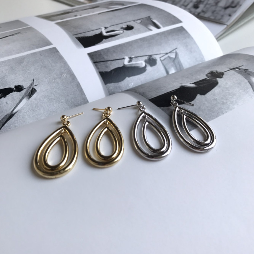<b><p>Mu gold Silver Drop Earrings Female work</p></b><b><p>ミュー ゴールドシルバー ドロップイヤリング 女性会社員コーディネート モダンシック</p></b><br /><br /><p align='center'>