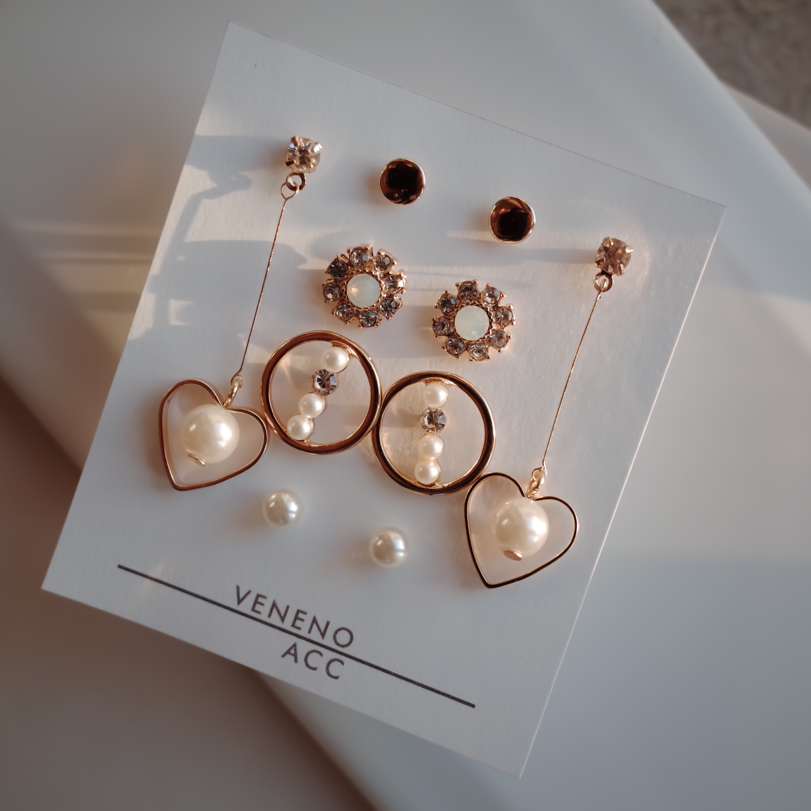 <b><p>White Day Lovely SET Earrings Stylish Unique</p></b><b><p>ホワイトデー ラブリーSETイヤリング スタイリッシュな ユニークなデザイン ベーシッ</p></b><br /><br /><p align='center'>