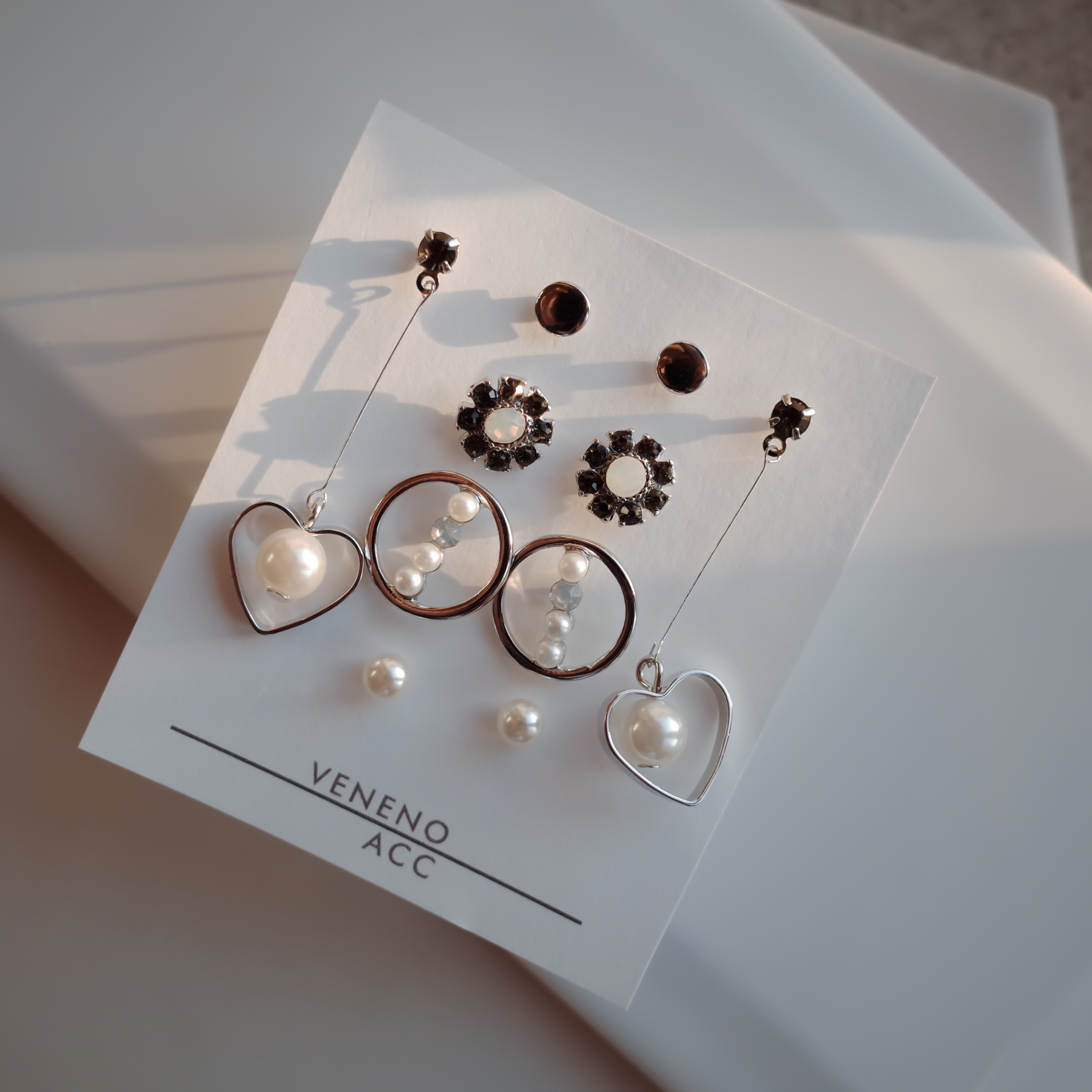 <b><p>White Day Lovely SET Earrings Stylish Unique</p></b><b><p>ホワイトデー ラブリーSETイヤリング スタイリッシュな ユニークなデザイン ベーシッ</p></b><br /><br /><p align='center'>