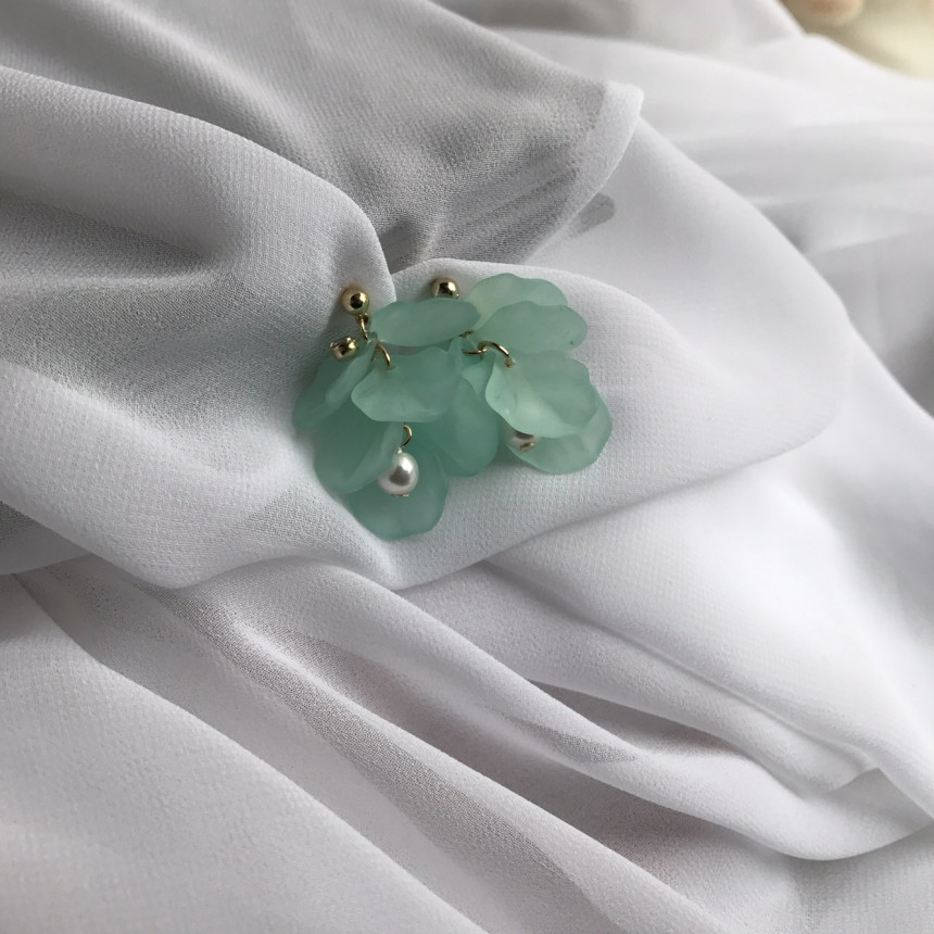 <b><p>Judy no.1 Petaloma Hica arl Drop Erings 5cor</p></b><b><p>ジュディ 第1 花びらホマイカ 真珠 ドロップイヤリング 5色 フリフリピット 女性</p></b><br /><br /><p align='center'>