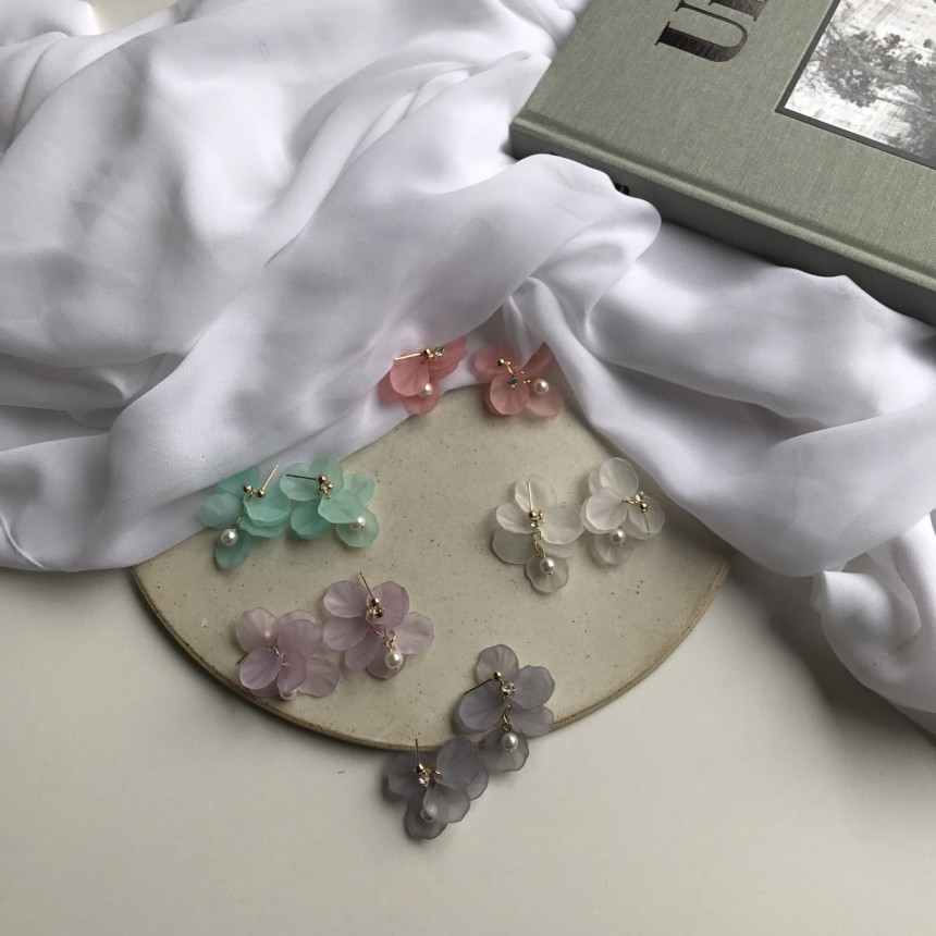 <b><p>Judy no.1 Petaloma Hica arl Drop Erings 5cor</p></b><b><p>ジュディ 第1 花びらホマイカ 真珠 ドロップイヤリング 5色 フリフリピット 女性</p></b><br /><br /><p align='center'>